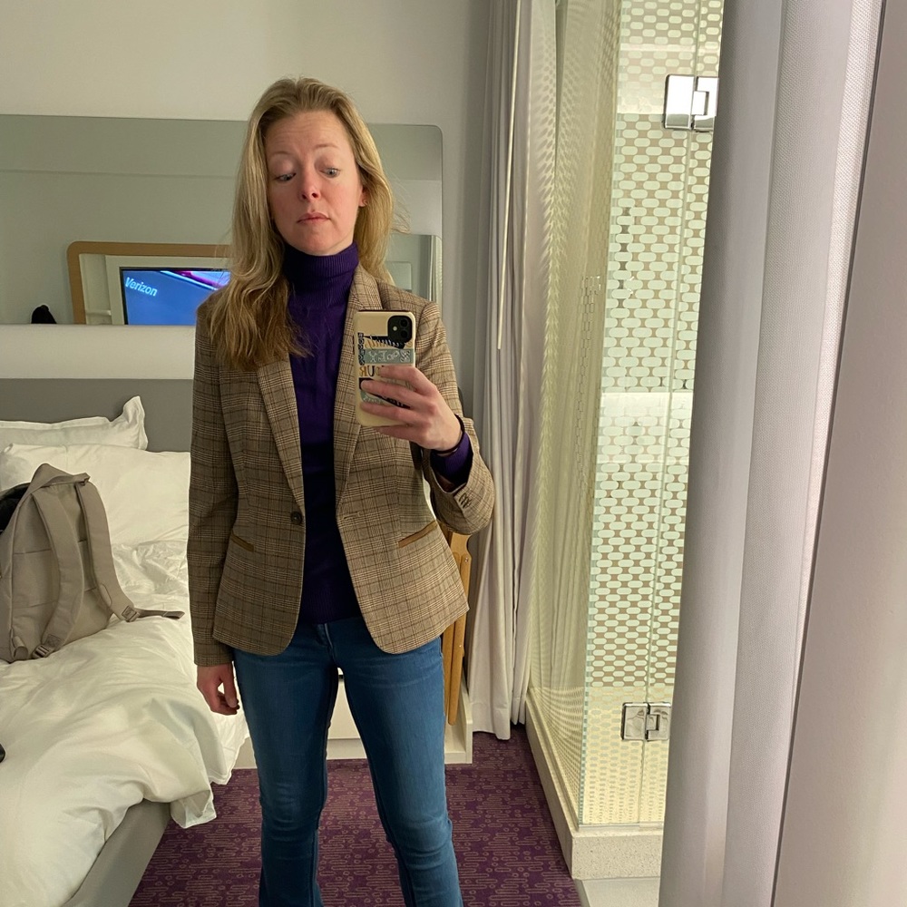 Meet your Posher, Elizabeth